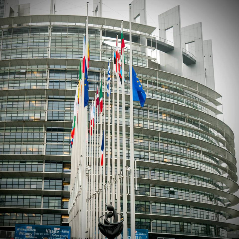 歐洲議會選舉5月登場，超過3億5000萬歐洲人將會投票選出新的歐洲議會議員。然而，北大西洋公約組織（NATO）前秘書長拉斯穆森（Anders Fogh Rasmussen）警告，需要避免俄羅斯等外國勢力介入歐洲議會選舉與其他投票。   圖：翻攝自歐洲議會臉書