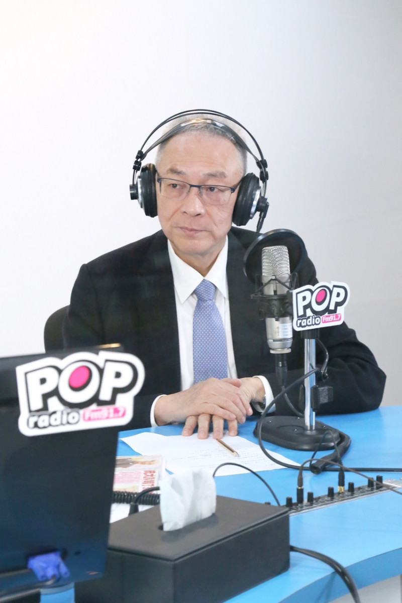 國民黨主席吳敦義15日接受「POP搶先爆」廣播專訪。   圖：「POP搶先爆」提供