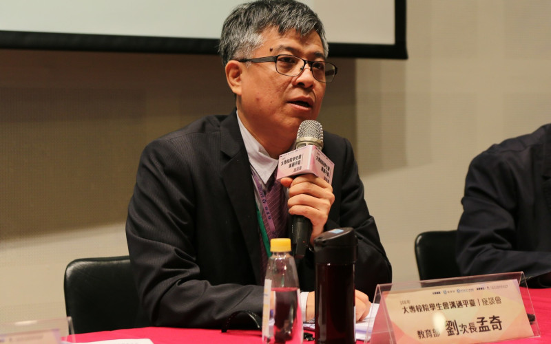 曾經參與過學生運動的政務次長劉孟奇(圖)，他感謝學生會代表提供寶貴的意見，並表示將會作為施政參考。   