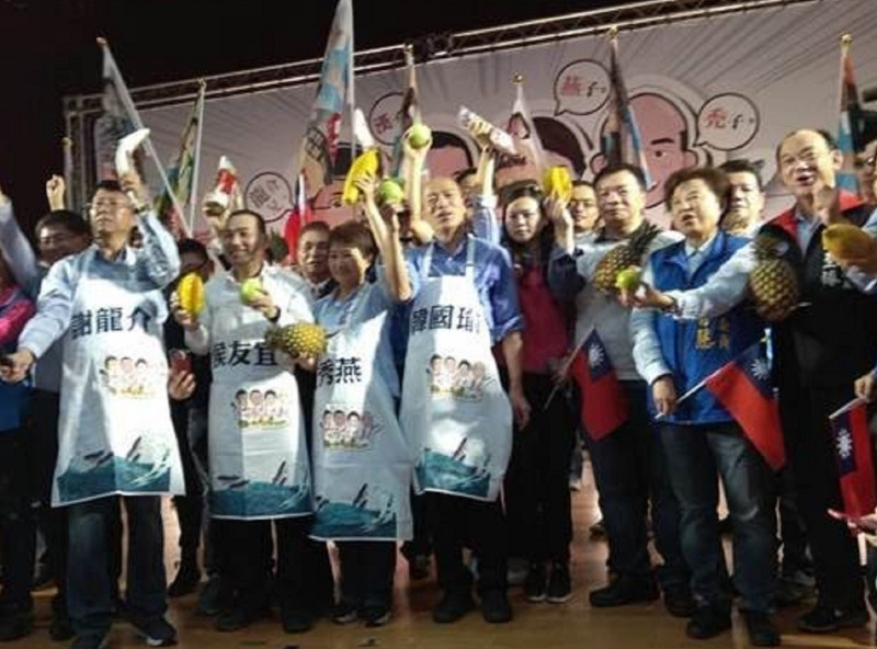 國民黨立委候選人謝龍介成立競選總部，「禿子、漢子、燕子」（高雄市長韓國瑜、新北市長侯友宜、台中市長盧秀燕）合體助選。   圖：黃博郎攝