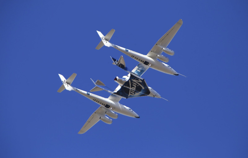 太空船二號（SpaceShipTwo）及太空船「團結號」（VSS Unity），從加州莫哈維沙漠（Mojave）發射，並飛上海拔89.9公里的高空。   圖：達志影像/美聯社