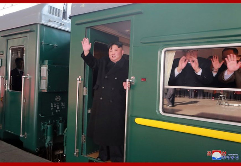 北韓領導人金正恩傳搭乘「專列」前往海參崴。圖為2019年2月金正恩搭乘專列前往越南出席第2次川金會。   圖：翻攝朝中社(資料照片)