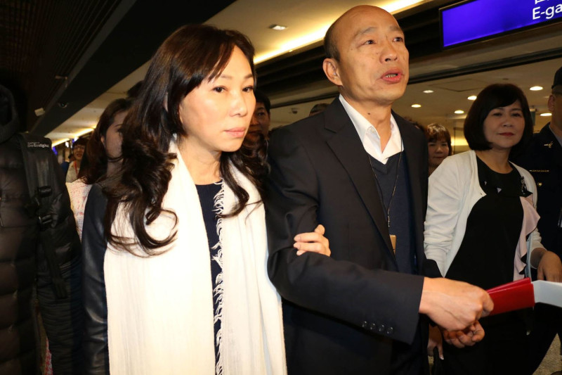 國民黨總統參選人韓國瑜和妻子李佳芬。   圖：高雄市政府/提供（資料照片）