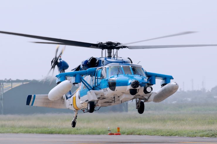 空軍一架S-70C型直升機27日上午在降落松山機場時發生擦碰意外。(示意圖，與新聞個案無關)   圖：翻攝中華民國空軍救護隊網頁