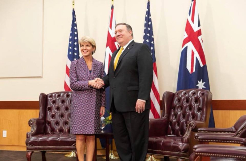 畢紹普（左）是澳洲首位女性外交部長，圖為她與美國國務卿蓬佩奧合影。   圖：翻攝自畢紹普臉書