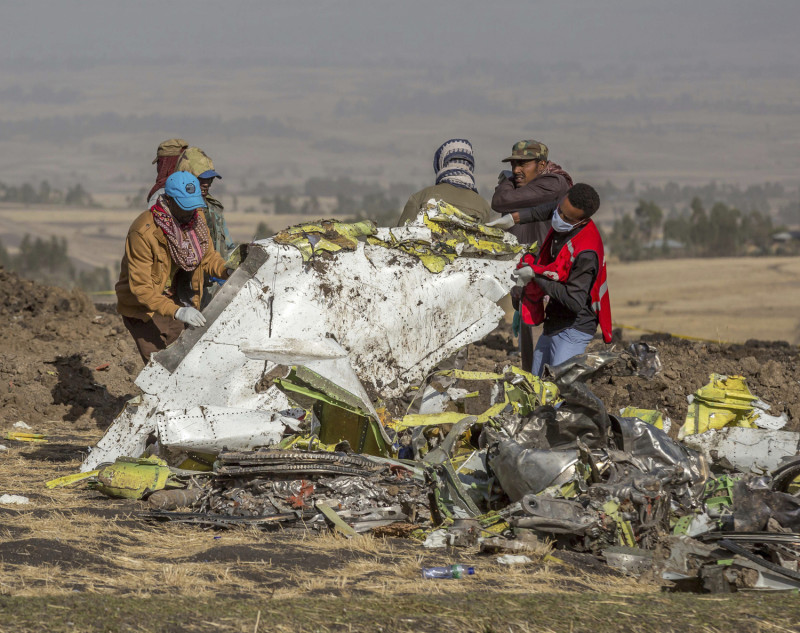 衣索比亞航空（Ethiopian Airlines）一架波音737 MAX 8客機，昨(10)日在起飛後不久墜機，航空公司證實機上157人全部罹難。   圖: 取自美聯社
