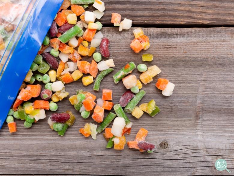 一般認為冷凍蔬菜不營養，真的是這樣嗎？   圖片：食力提供