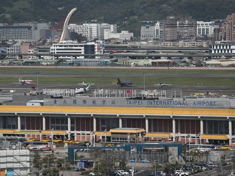松山機場15日晚間再次發生無人機入侵事件，共8個航班受到影響。   圖：中央社資料照