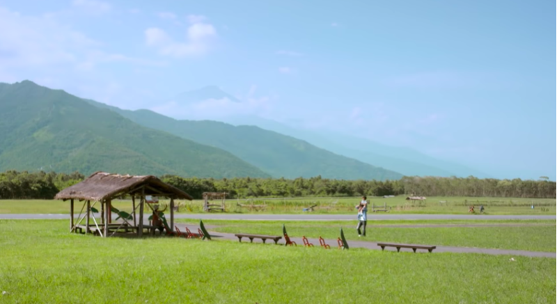 〈East of Taiwan〉影片中用親子遊樂的方式呈現台灣之美。   圖：截自〈East of Taiwan〉影片片段