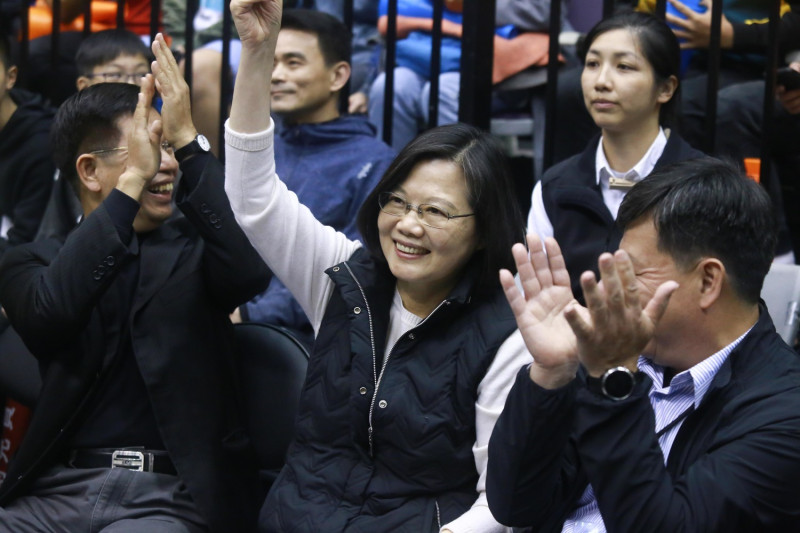 總統蔡英文到台北小巨蛋觀看HBL冠軍賽。   圖：葉政勳/攝 