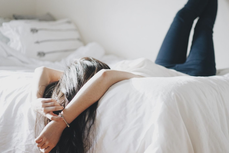 研究發現，女性心絞痛盛行率是男性的1.6至1.8倍，而45歲以下女性的心絞痛盛行率更是逐年上升。   圖／擷取自pixabay