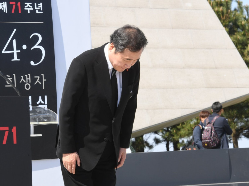 南韓總理李洛淵出席71週年紀念儀式。   圖：擷自南韓總理辦公室秘書處臉書
