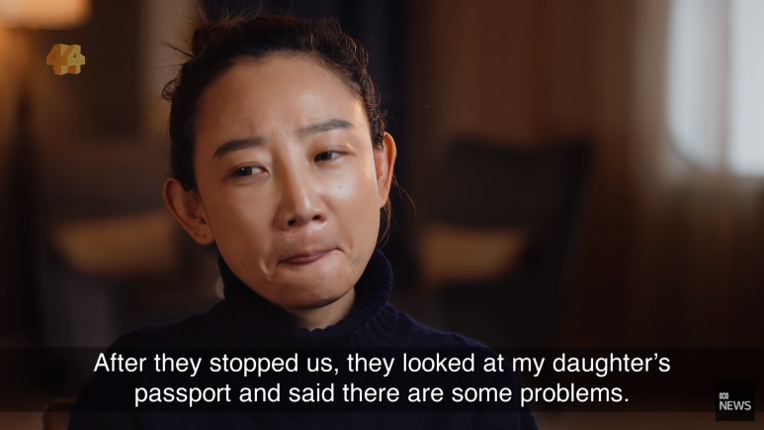 中國知名網紅袁小靓因自己的澳籍丈夫被拘捕進而失蹤，讓她哭求西方社會救援。   圖：擷自「 ABC News (Australia)」Youtube頻道