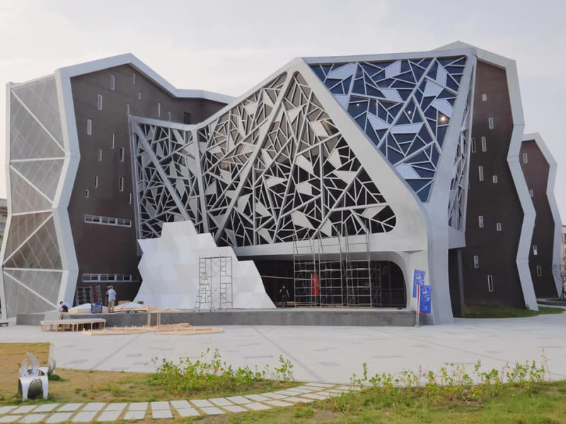 位在安南區的台江文化中心於今天正式開幕。   圖：程梓靖授權提供