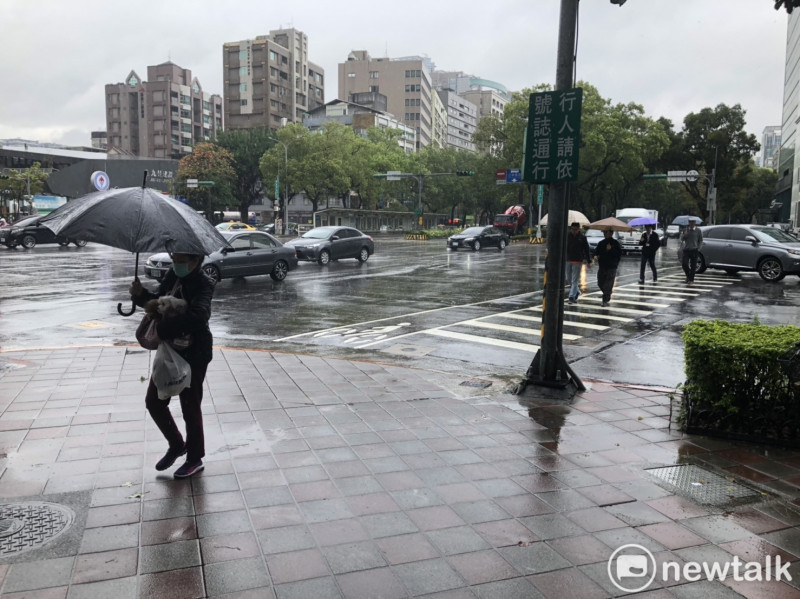 中央氣象局表示， 大台北及宜蘭午後降雨機率和昨天相比，會提高不少。   圖：張嘉哲/攝