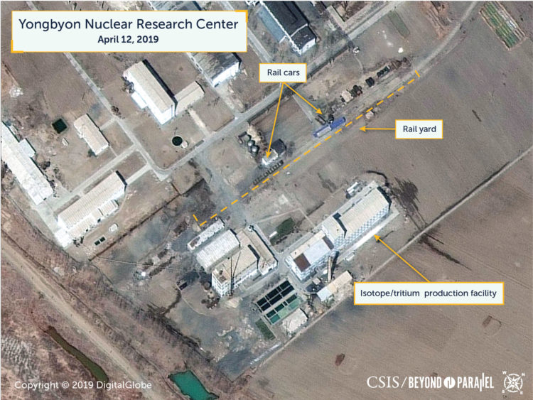 華盛頓智庫戰略暨國際研究中心衛星拍到寧邊出現軌道車，朝鮮疑似重啟核燃料的運送回收。（資料照片）   圖：翻攝自CSIS