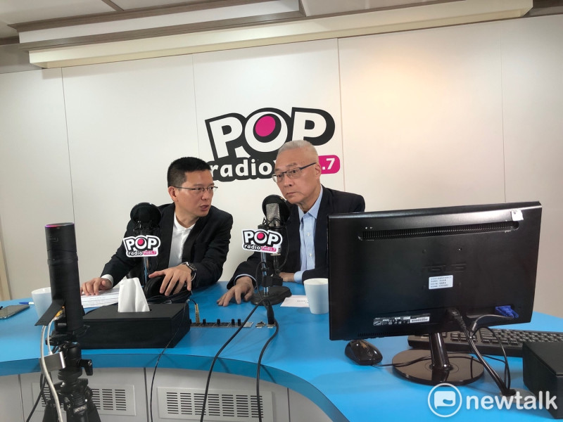 國民黨主席吳敦義今天接受「POP搶先爆」廣播專訪。   圖：趙婉淳／攝