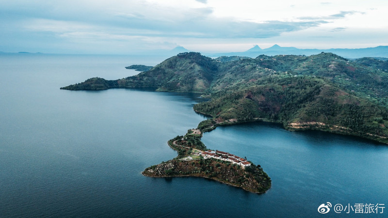 剛果民主共和國臨時內政部長奧隆戈今天告訴路透社，東部基伍湖（LakeKivu）上週發生的翻船事故，又尋獲27具遺體。   圖 : 翻攝自小雷旅行
