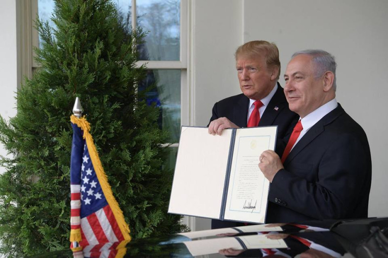 以色列被視為川普在中東關係良好的盟友，除了發文恭喜拜登也感謝川普。美國總統川普（左）和以色列總理納坦雅胡（右）。   圖：翻攝納坦雅胡臉書