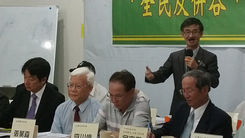 曾指控台北市長柯文哲涉器官仲介的作家吳祥輝指出，他反對中國併吞台灣，反對蔡英文併吞賴清德。   圖：北社提供