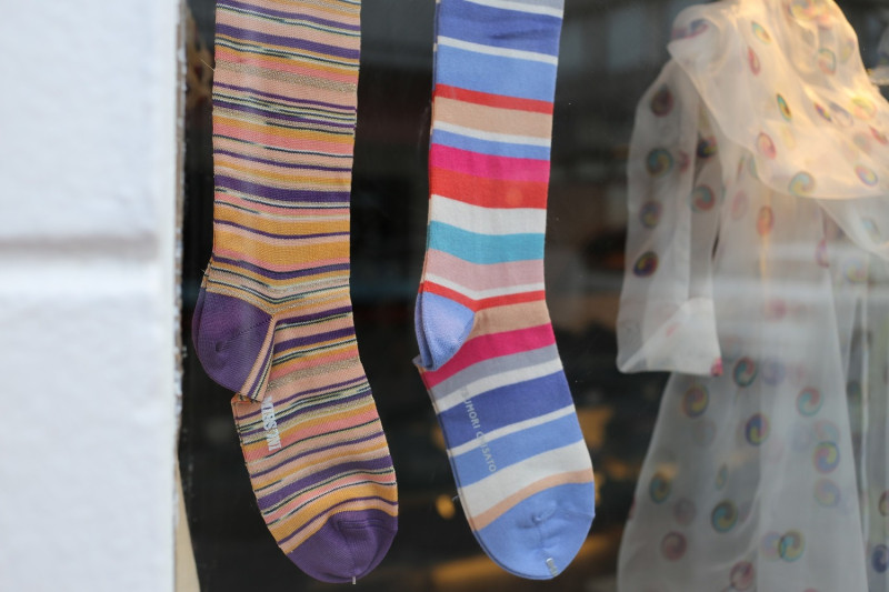 新襪子上小銀夾的妙用，讓大批網友直呼「長知識」。   示意圖／pixabay