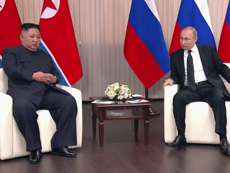 北韓國營媒體中央通信社（KCNA）今天報導，北韓領導人金正恩在與俄羅斯總統蒲亭（Vladimir Putin）舉行會談時表示，朝鮮半島的和平與安全，將完全依美國未來的態度而定。   圖：翻攝自Youtube