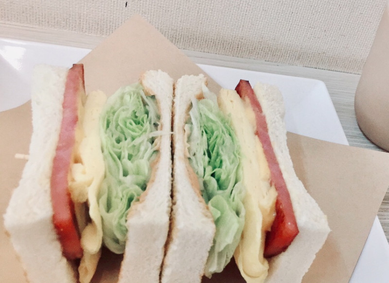台北市政府衛生局今（29）日發表最新調查結果，發現台北市民最常購買的早餐前三名為三明治、漢堡及蛋餅   圖：閻芝霖/攝