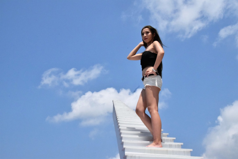 打卡景點「澎湖天梯」，成為最近造訪率最高的景點，有網友就說想看「天堂階梯」不用飛一趟越南，山水可以「直達天梯」。   圖／記者張塵攝，2019.04.29