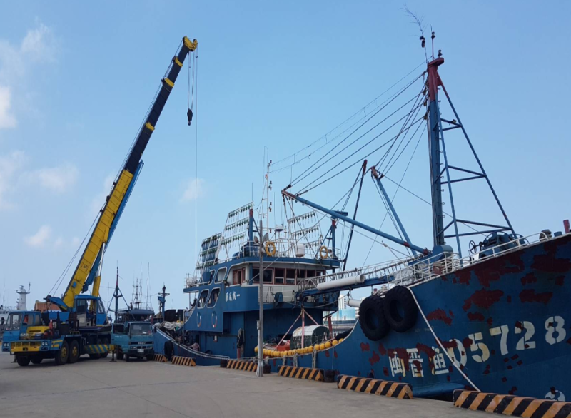 今年3月越界的中國漁船「閩晉漁05728號」今驅逐出境。   圖：翻攝自海洋委員會海巡署官網