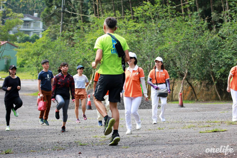 日月潭旅宿業者推零廢棄淨山路跑，4月28日於南投知名日出景點金龍山舉行。   圖：取自onelife官方臉書粉絲團