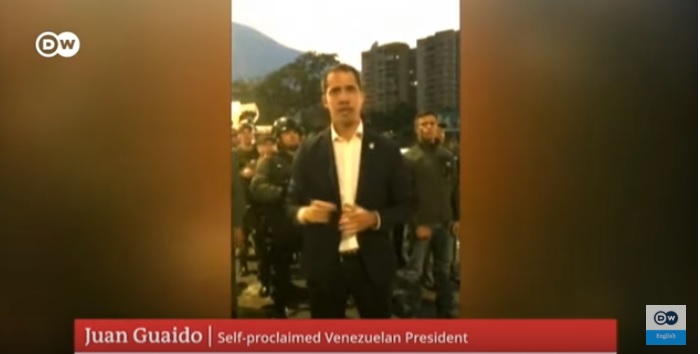 委內瑞拉反對派領袖瓜伊多30日宣稱，軍人已加入他推翻總統馬杜洛的行列。   圖：翻攝YouTube