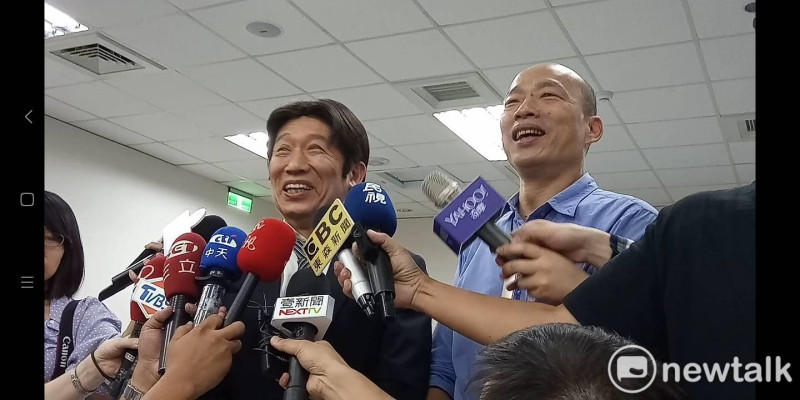 韓國瑜與郭子乾的另類「韓賴會」。   圖：孫家銘／攝