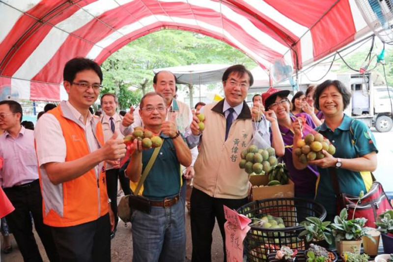 為推廣左鎮在地農特產品及特色觀光資源，台南市政府舉辦白堊節產業文化活動，熱情邀請各地民眾參與。（黃博郎攝）   