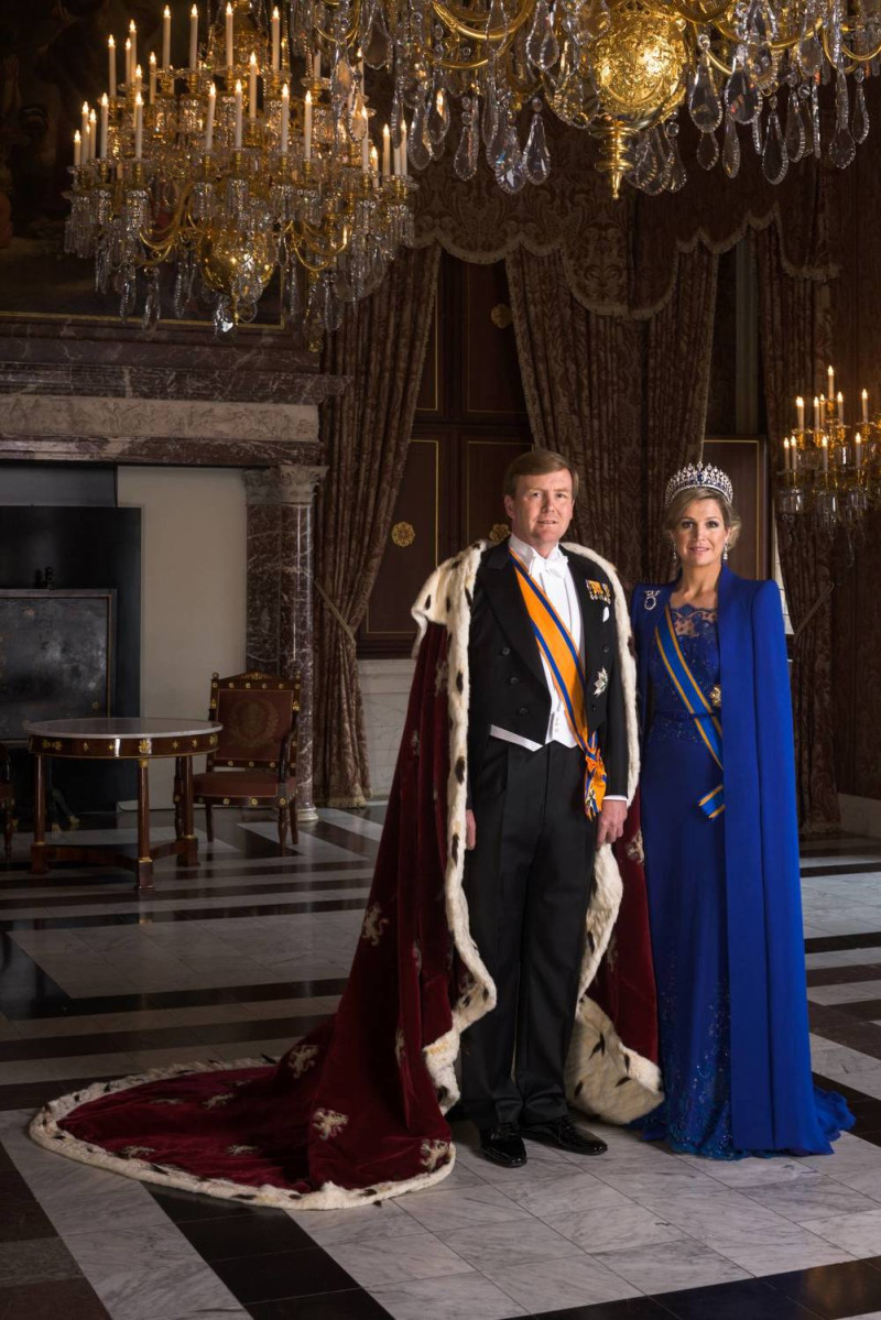 現任荷蘭國王亞歷山大（Willem-Alexander）與出生於阿根廷的投資銀行家麥克西瑪．佐里奎塔（Maxima Zorreguieta）於2013年成為荷蘭國王與皇后。   圖：取自荷蘭皇室網頁