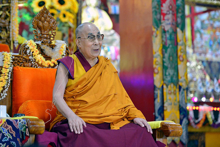 達賴喇嘛在藏人心目中有祟高地位，中國打壓無所不用其極。   圖：翻攝自達賴喇嘛官網
