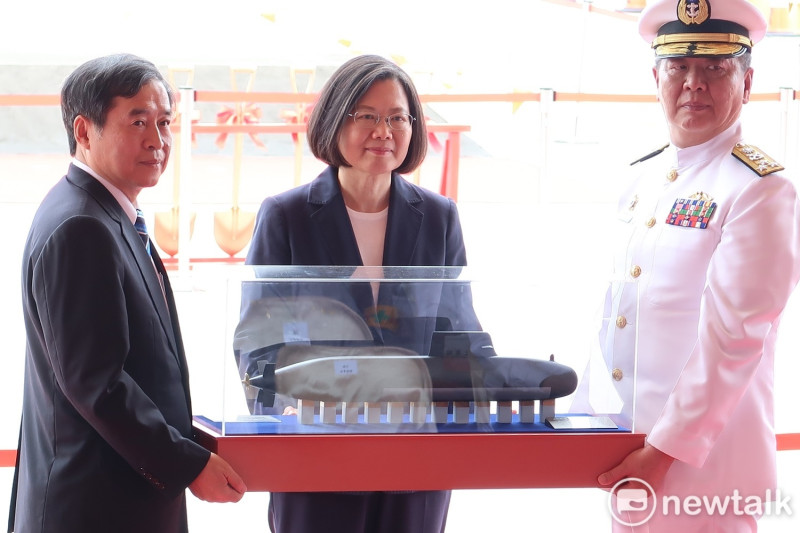 總統蔡英文主持潛艦破土典禮。   圖：林朝億/攝