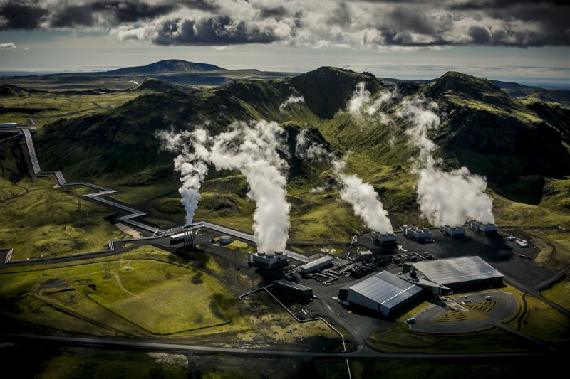 「碳固定」計畫的研究人員把世界最大地熱發電廠之一的海勒西迪地熱發電廠變成他們自己的實驗室。   圖：取自碳固定計畫網頁www.carbfix.com