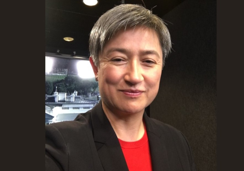 現任澳洲參議員的黃英賢，將可能成為該國第一位亞裔女同性戀外交部長。   圖：翻攝自Senator Penny Wong推特。