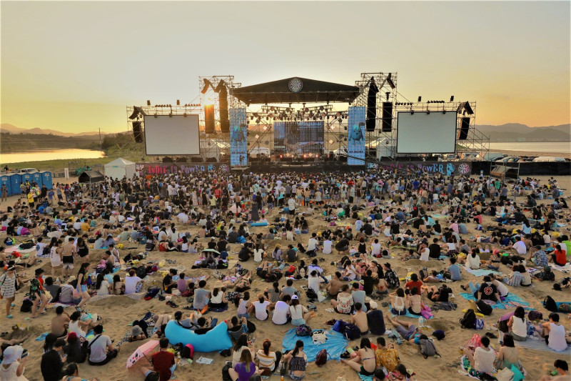 新北市貢寮國際海洋音樂祭是每年夏天最矚目音樂盛事。   圖／新北市觀光旅遊局提供
