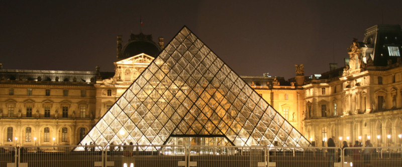 貝聿銘設計的羅浮宮金字塔。   圖 : 翻攝自之乎專欄