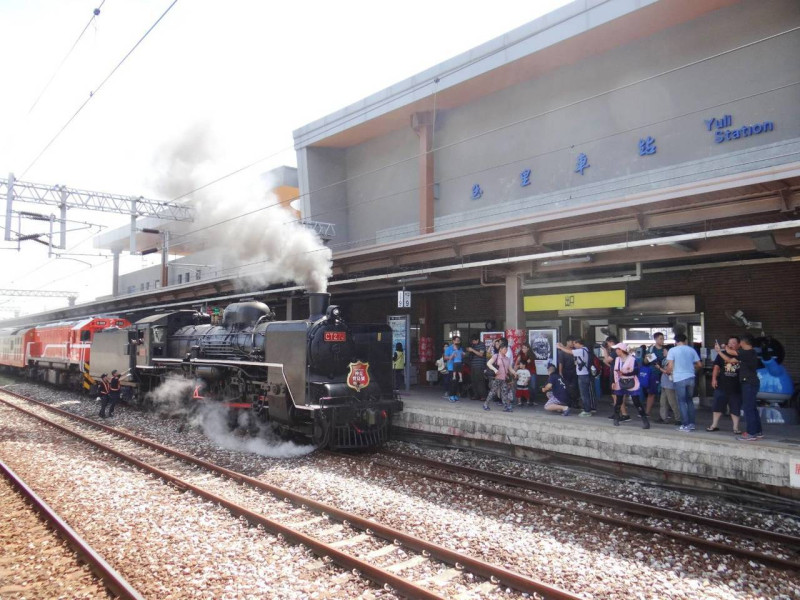 今（2019）年的「2019 SL 仲夏寶島號」活動，將由 T273 蒸汽機車牽引，附掛6節莒光號車廂，訂於6月29日首航。   圖／台鐵局提供