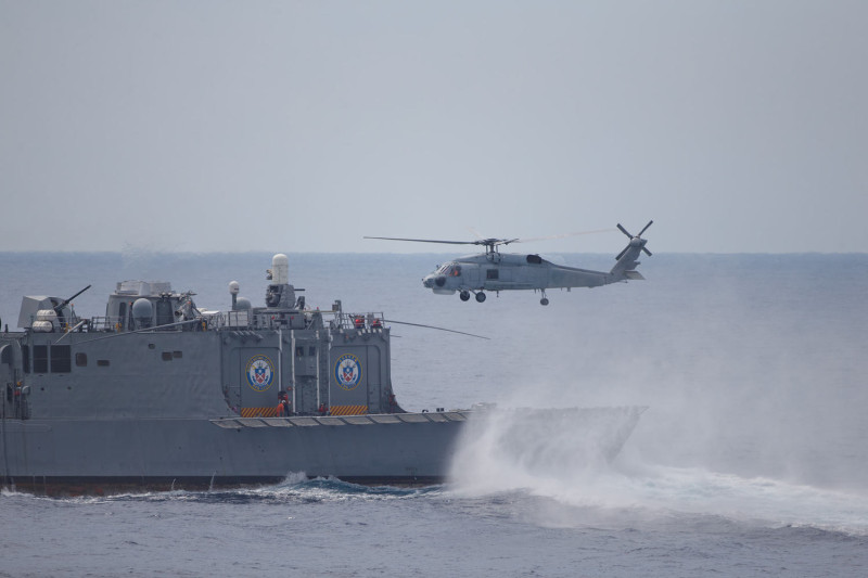 東部海域演練「海空聯合操演」，海軍反潛機起降。   圖：翻攝中華民國海軍臉書