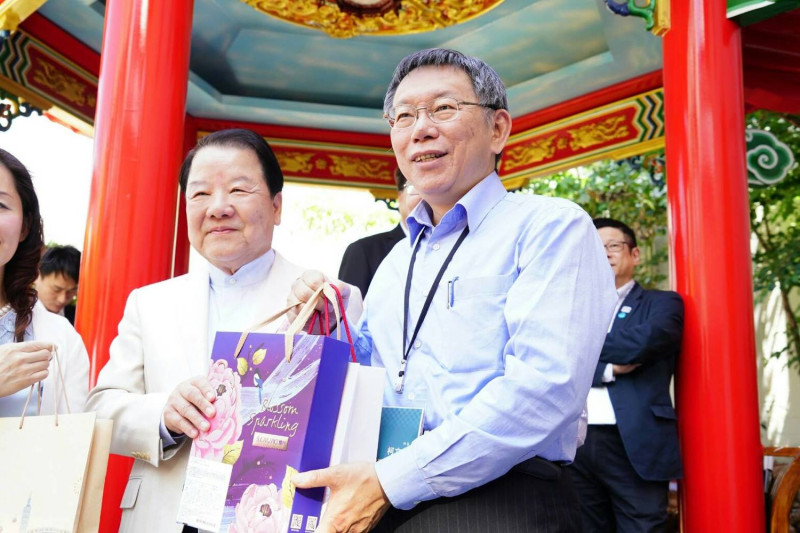 台北市長柯文哲赴日行程第二天，今天下午參訪東京媽祖廟。   圖：台北市政府 / 提供