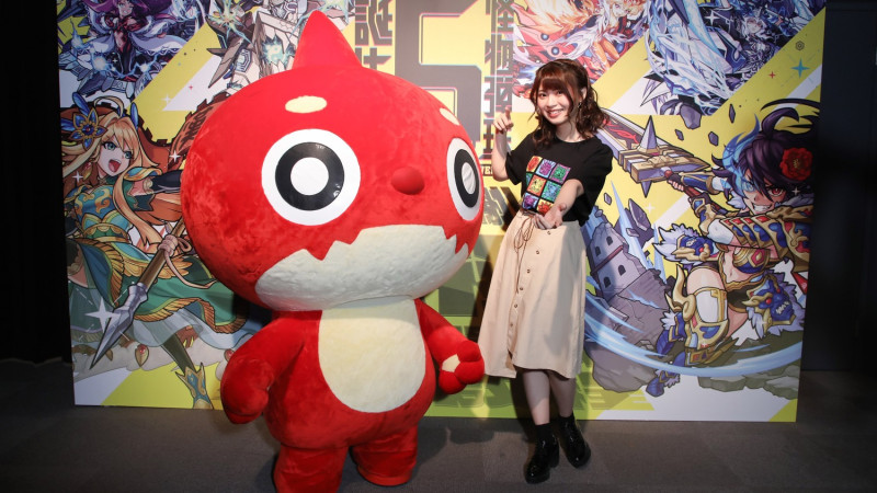 AKB48馬嘉伶《怪物彈珠》官方應援大使展現活潑可愛的偶像魅力。   圖：株式會社mixi提供