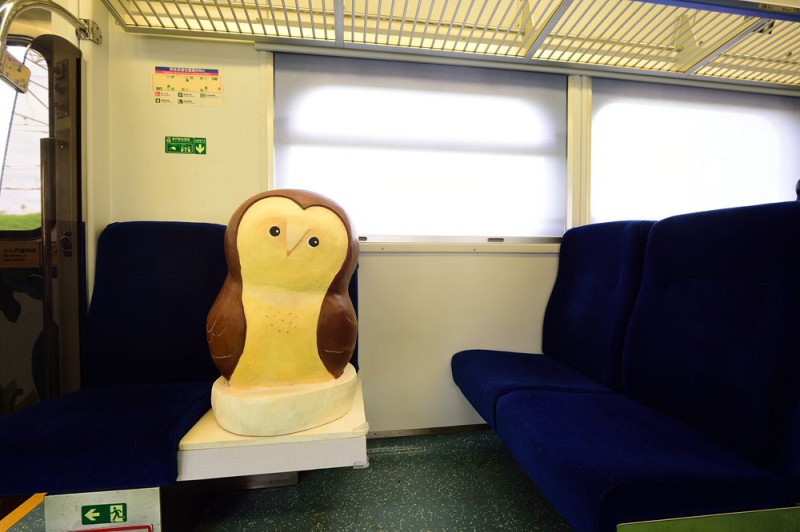 與動物並排坐!列車上的驚喜環境裝置。   圖：林務局/提供