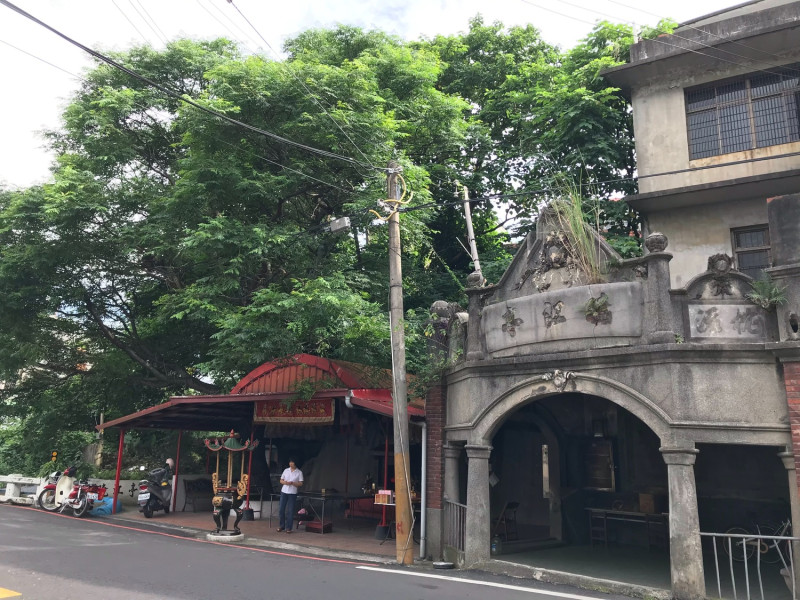 竹東鎮的曉江亭以及一旁的福德祠，走過近百年歷史，見證客庄發展變遷。   圖／記者常似虎攝