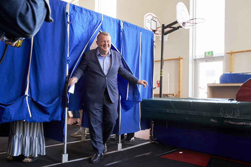丹麥現任總理拉斯穆森領導的自由黨，席次較上屆大增，卻被同盟拖累，已經表明6月將辭職。   圖：翻攝自拉斯穆森推特