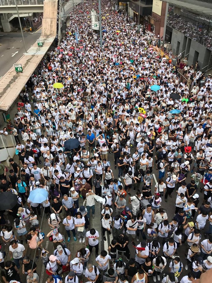 香港政府修訂《逃犯條例》，9日引爆百萬人上街「反送中」。   圖：翻攝李惠仁臉書(資料照片)