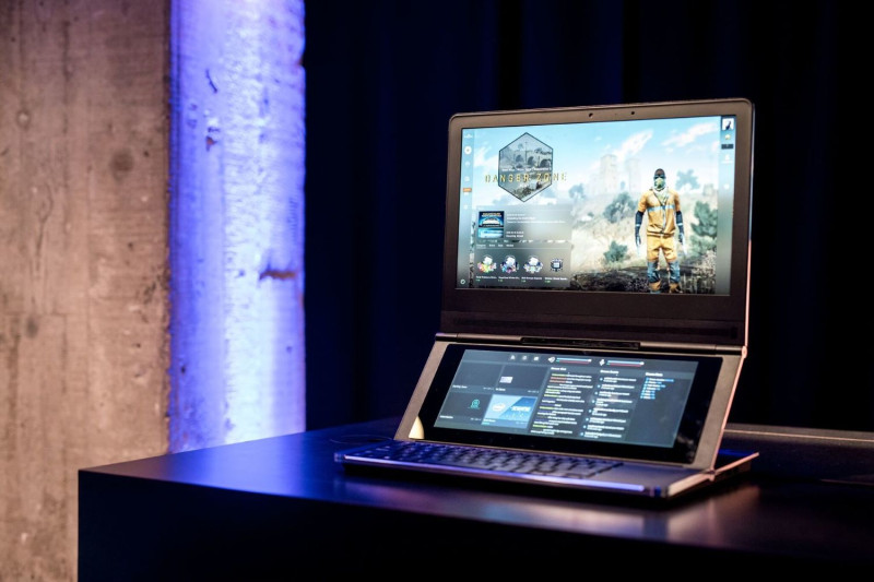 英特爾Honeycomb Glacier概念筆電配備第二螢幕，為遊戲玩家帶來PC外形創新。   圖／Intel提供