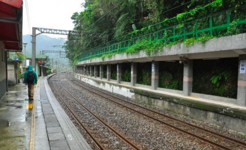 三貂嶺車站是台灣唯一沒有道路能直接抵達的火車站。   圖／記者陳明安攝